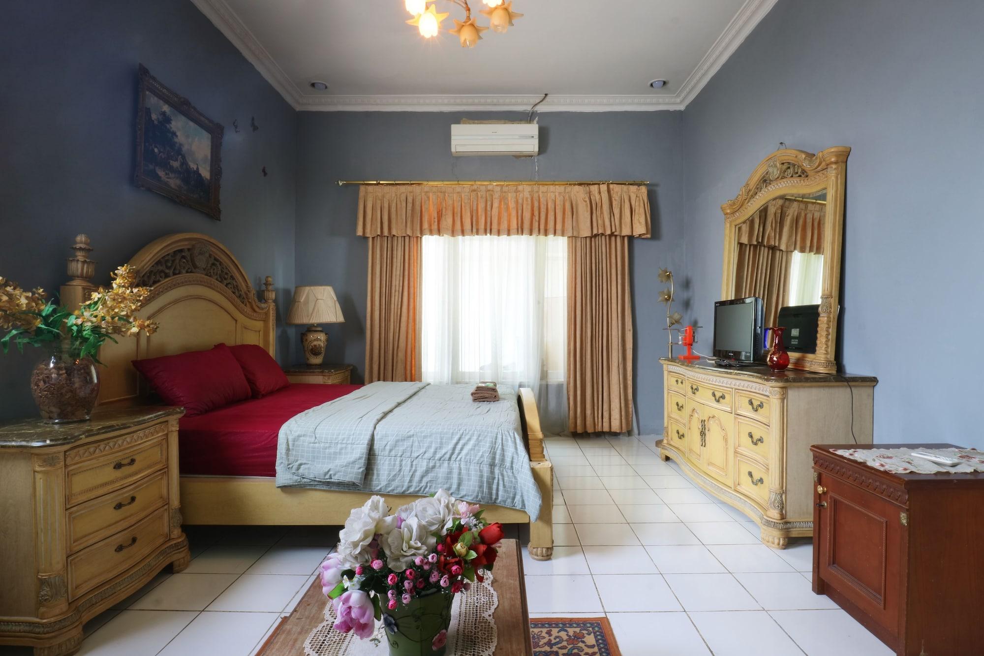 Villa Sri Manganti Джакарта Экстерьер фото