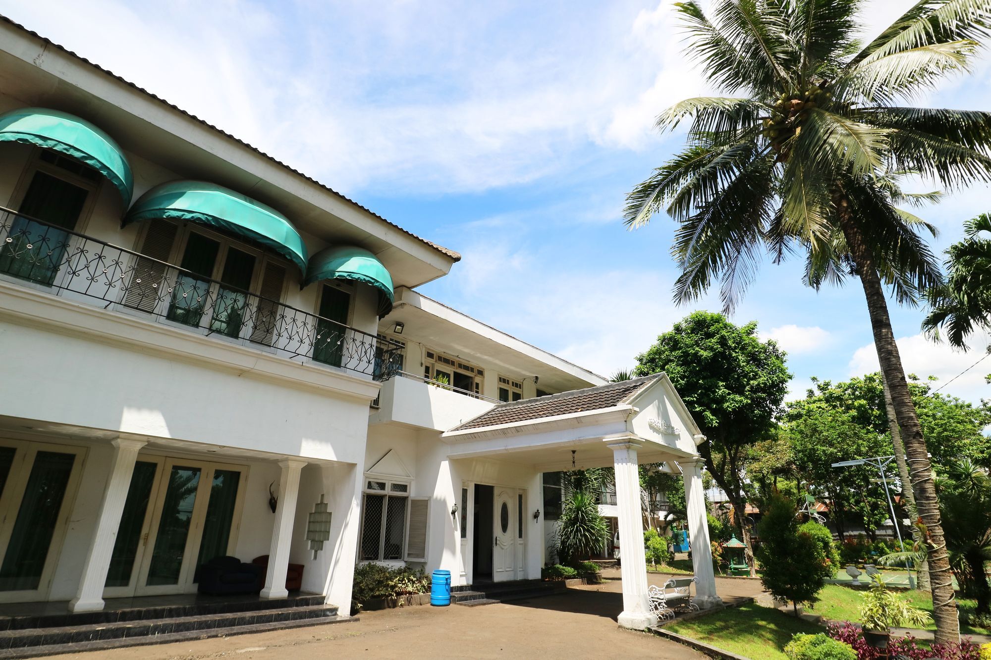 Villa Sri Manganti Джакарта Экстерьер фото